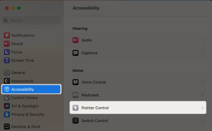 کلیک بر روی Pointer Control برای تبدیل صفحه کلید به موس در مک